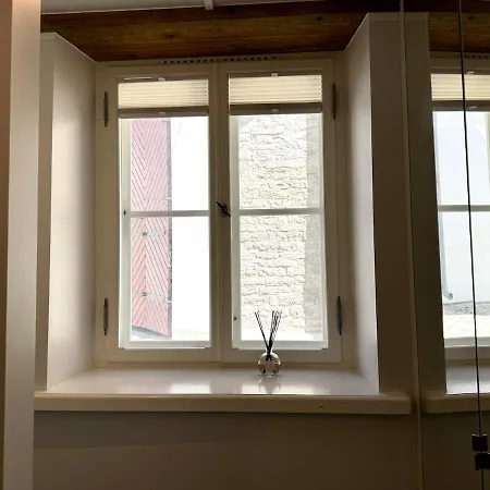 Luxury In The Heart Of Old Town شقة *