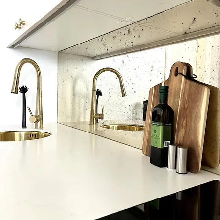 Luxury In The Heart Of Old Town * تالين