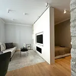 Luxury In The Heart Of Old Town Apartament