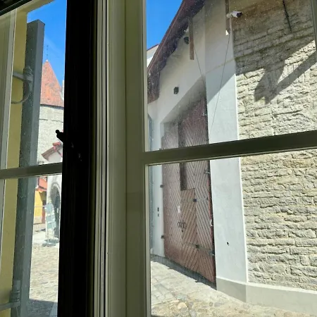 Luxury In The Heart Of Old Town Apartament